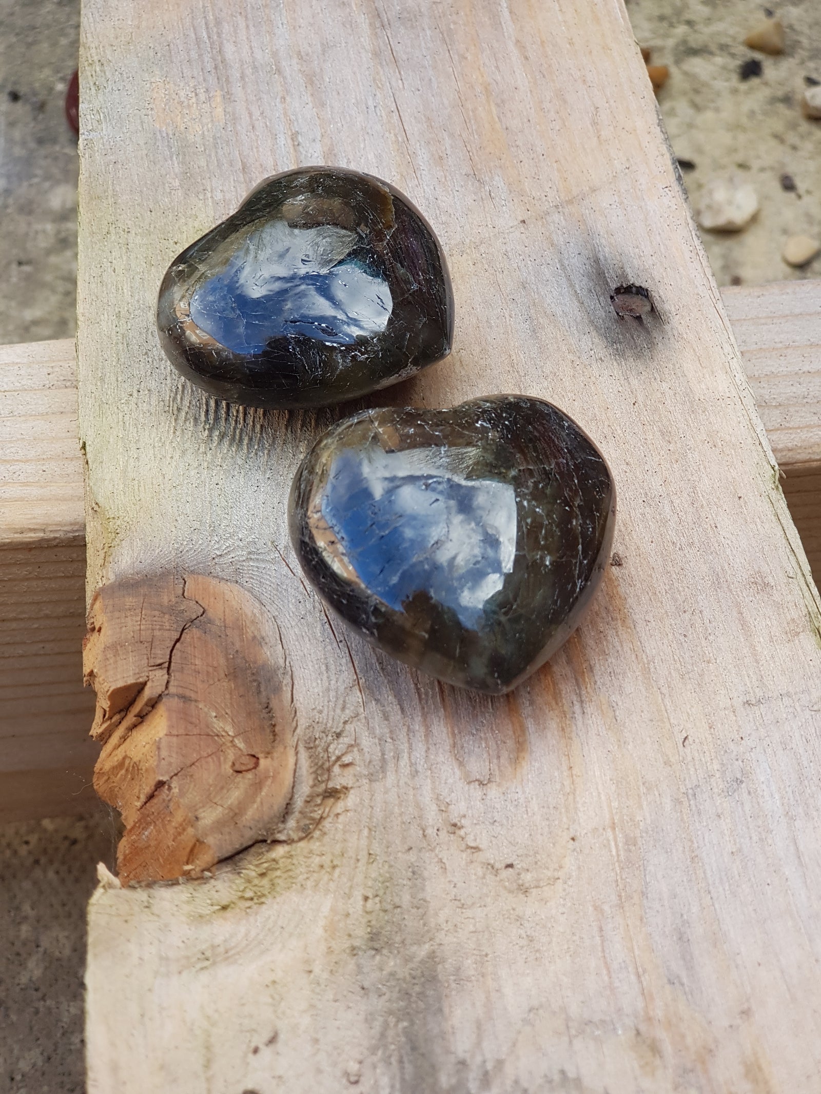 Labradorite hearts - The Science of Magic 