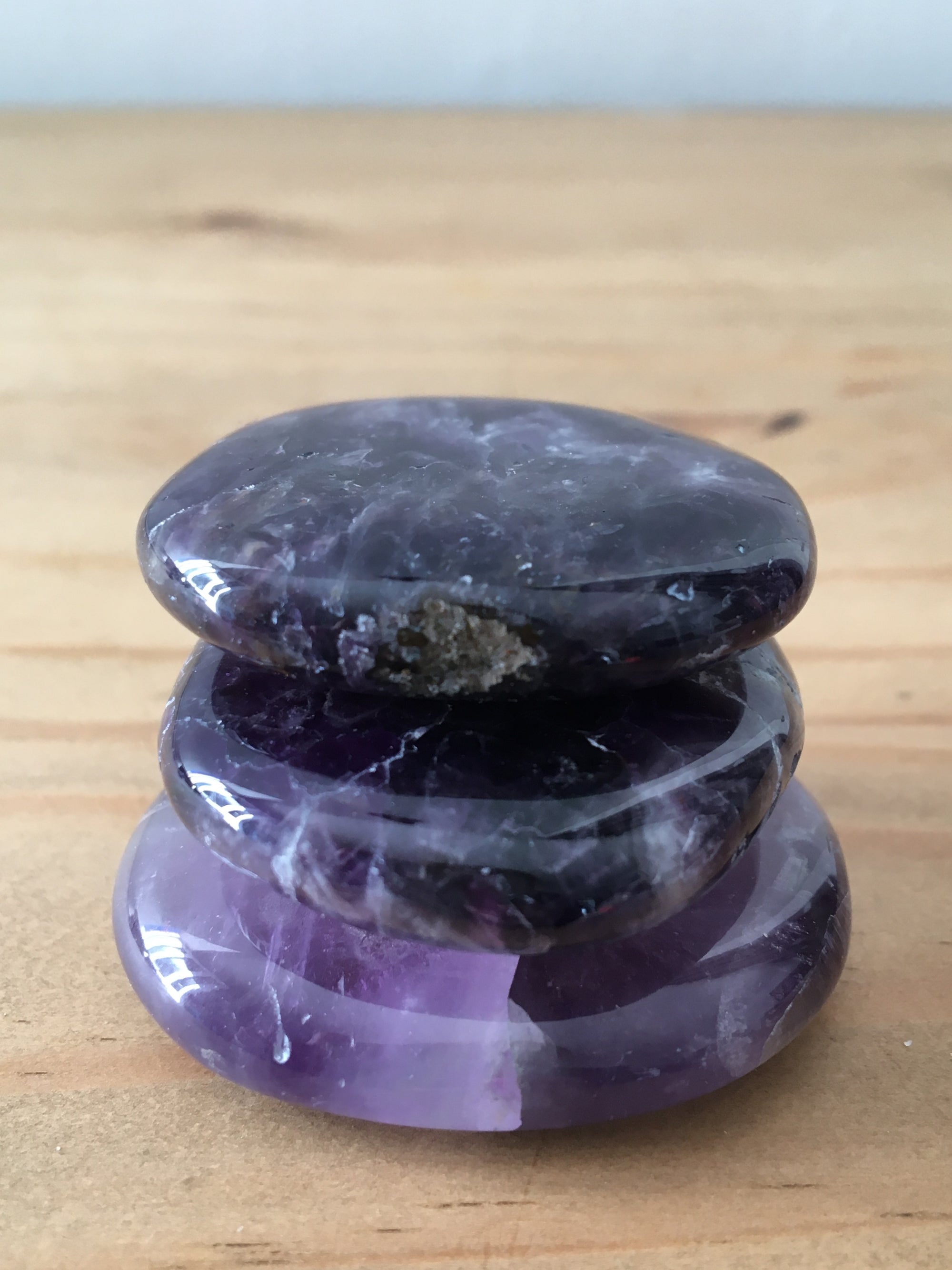 Amethyst palmstone - The Science of Magic 