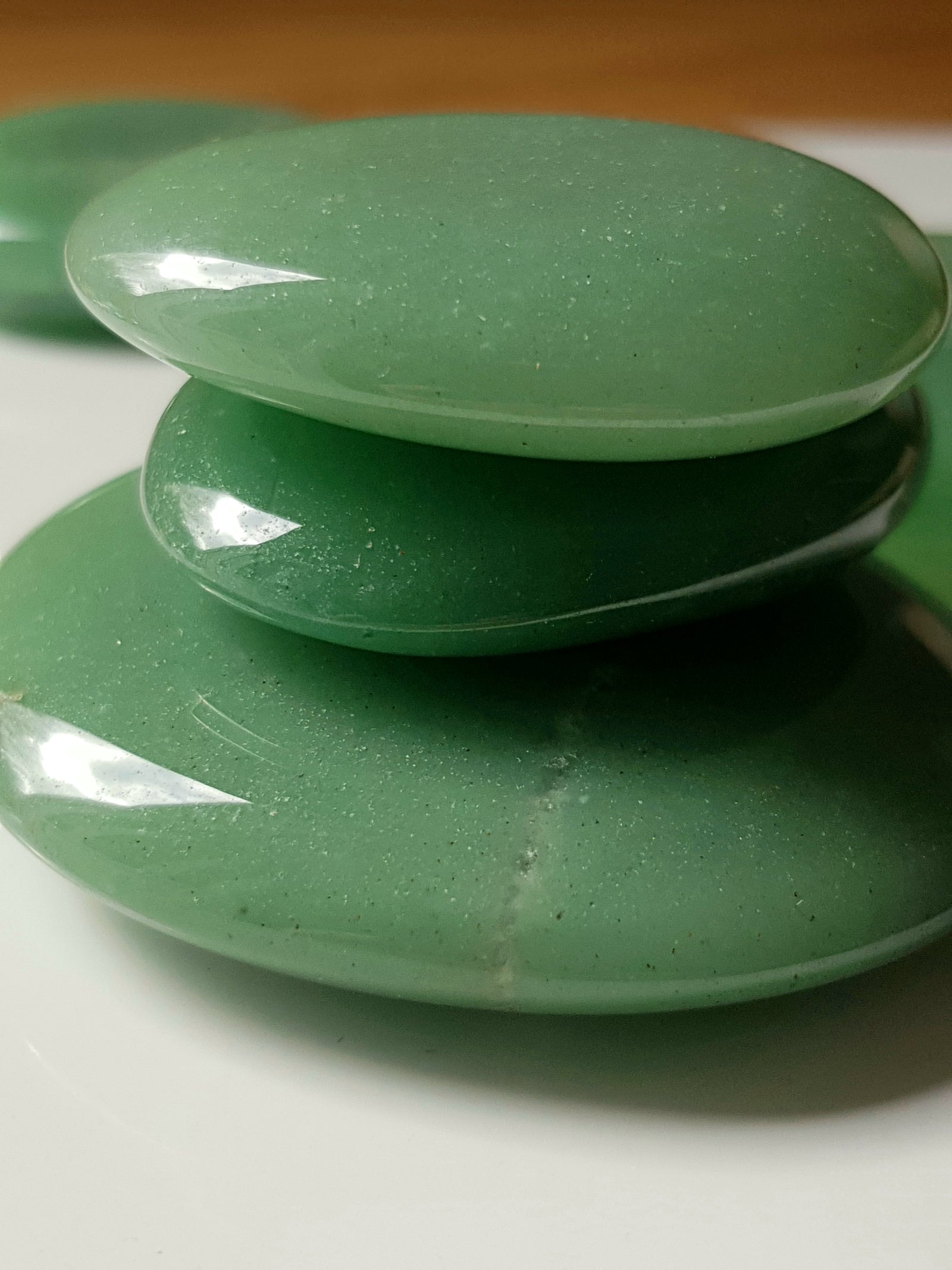Green aventurine palmstone - The Science of Magic 