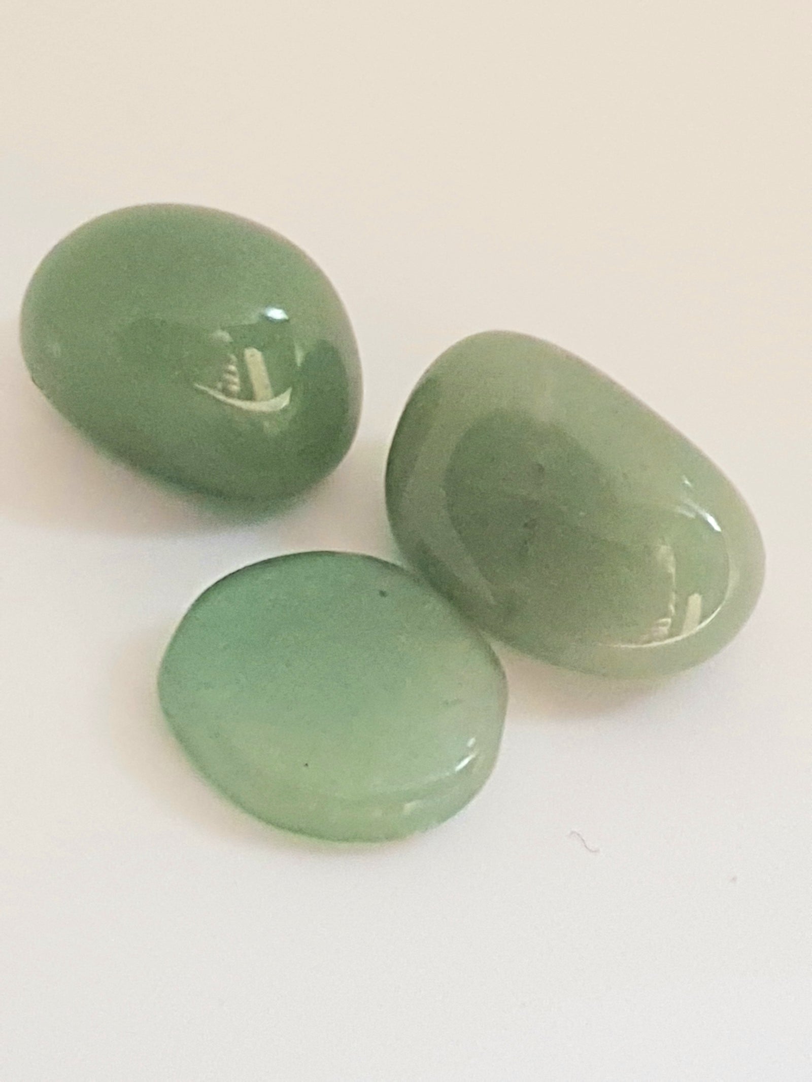 Green aventurine tumblestone - The Science of Magic 