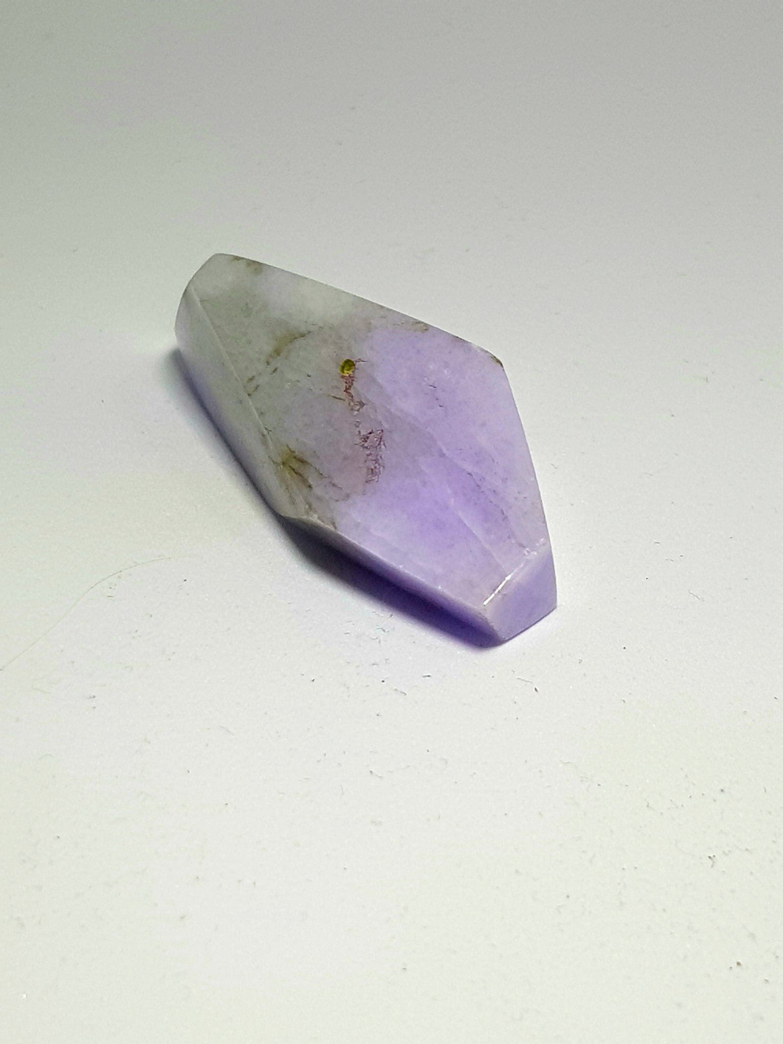 Lavender jadeite (Burma) - The Science of Magic 
