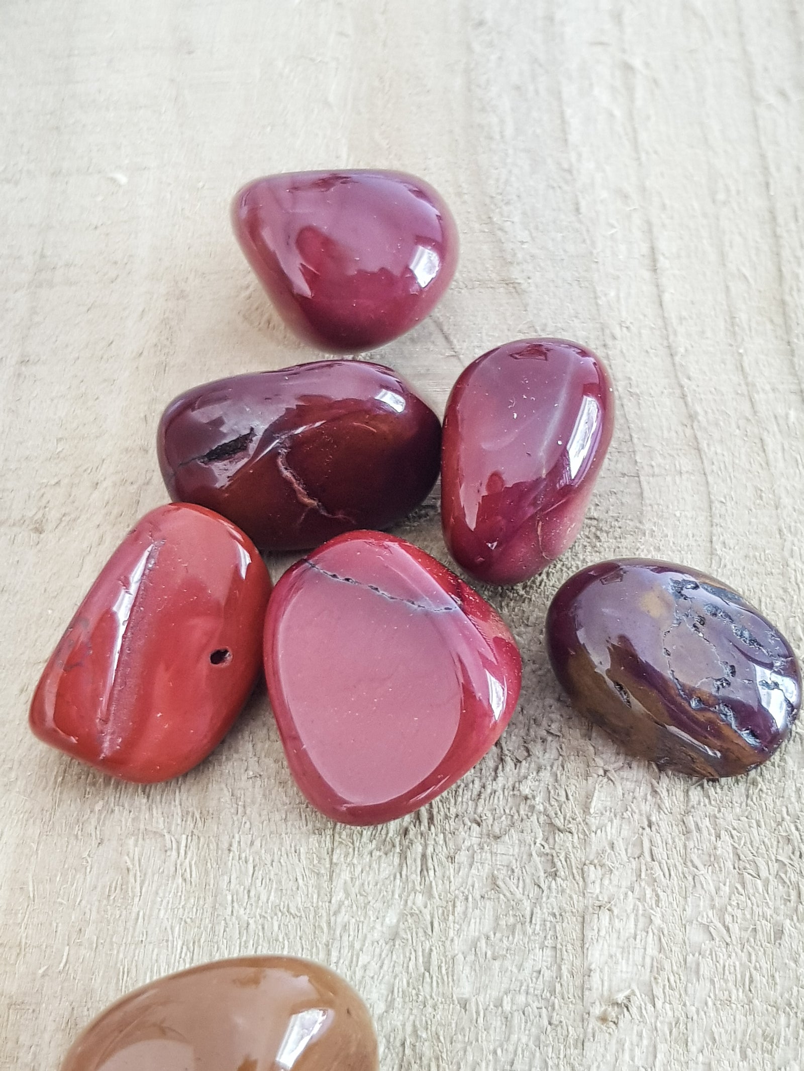mookaite tumblestones