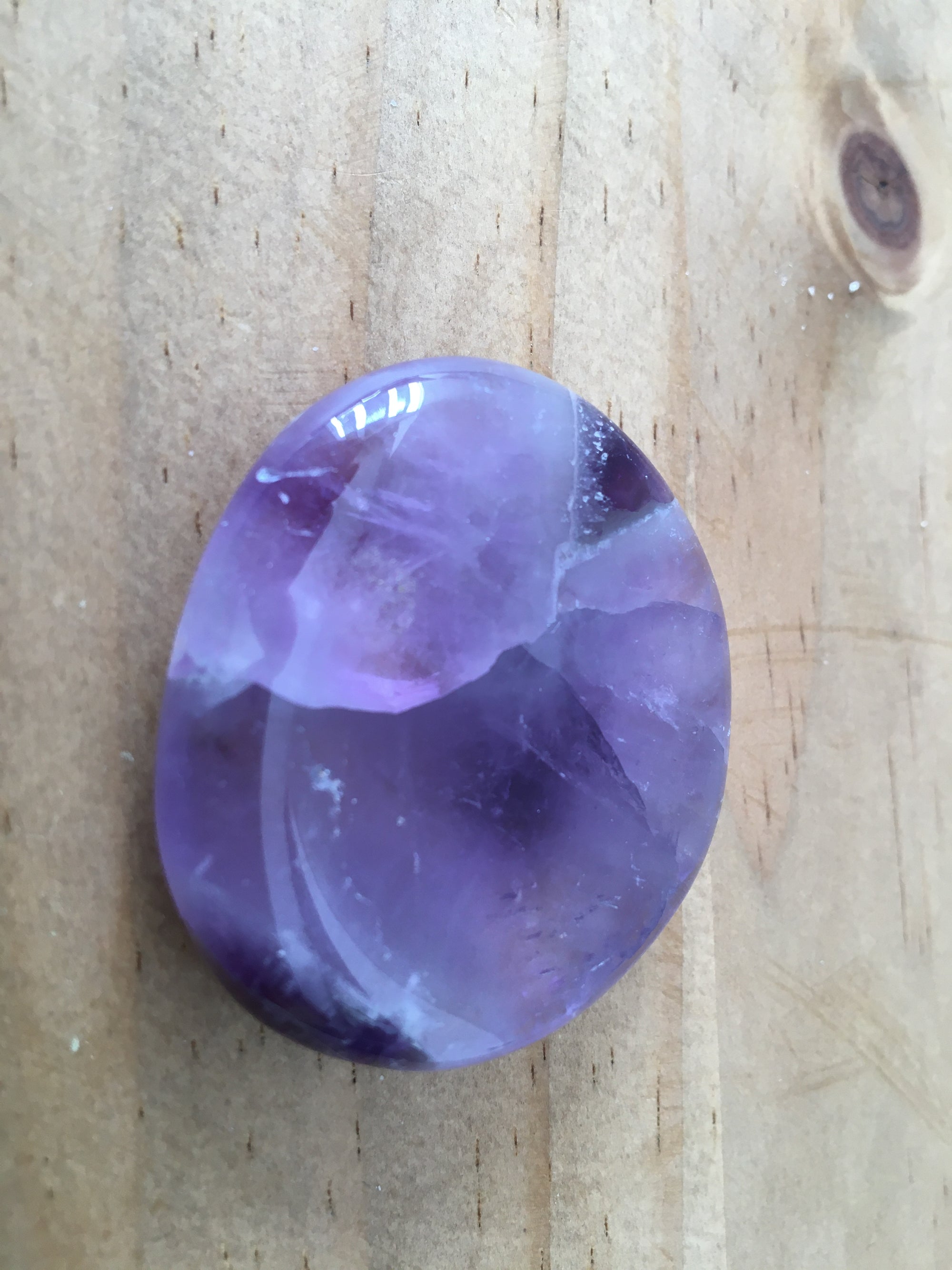 Amethyst palmstone - The Science of Magic 
