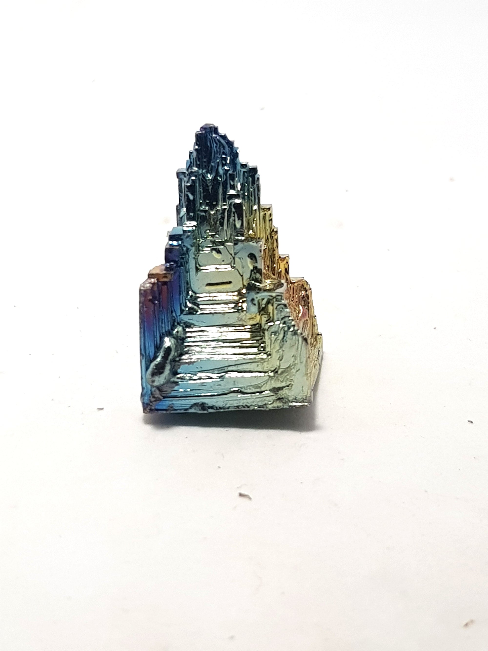 bismuth crystal. displays hoping and irridescence